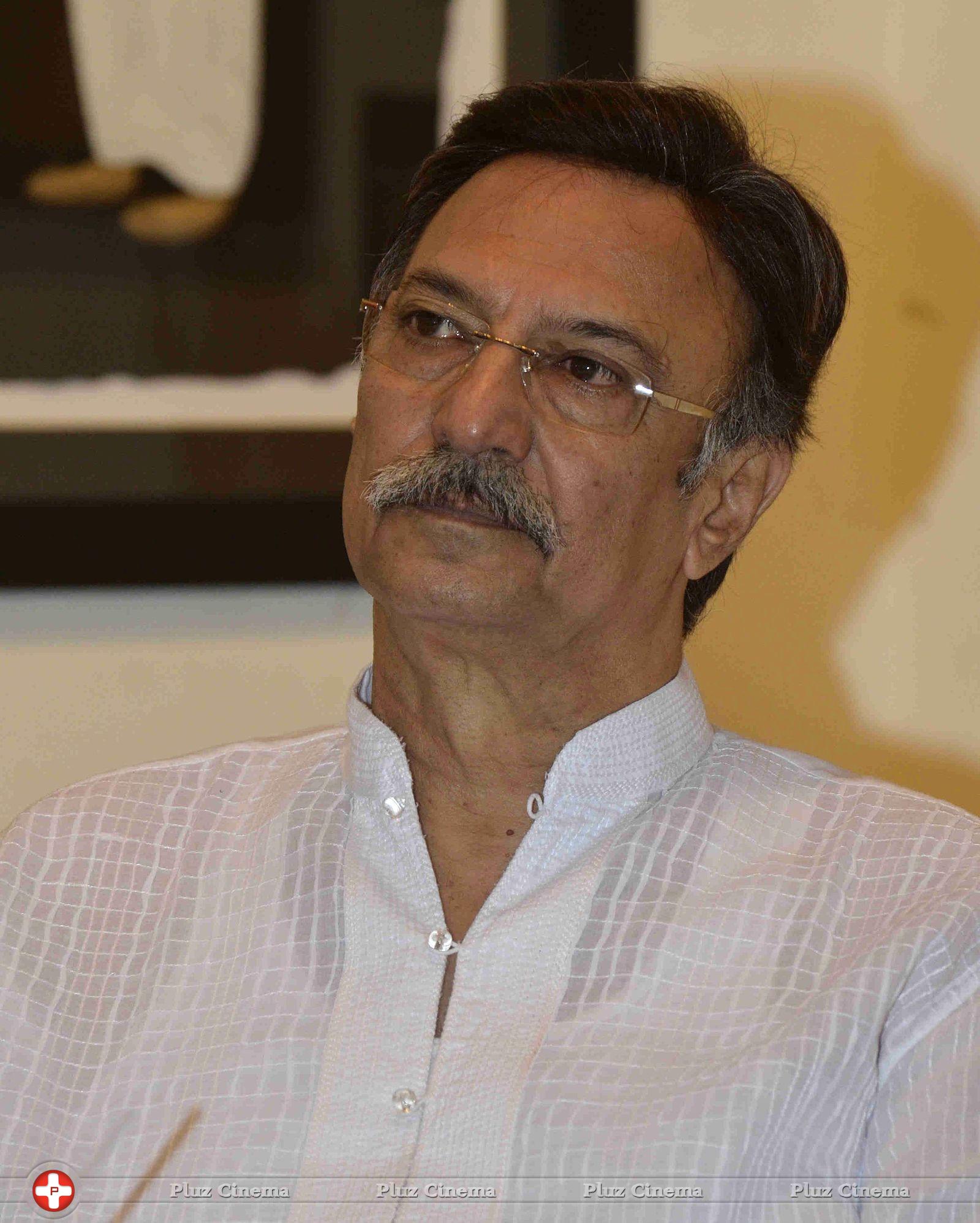 Suresh Oberoi - Inauguration of exhibition Rhythm of Colour Photos | Picture 660930