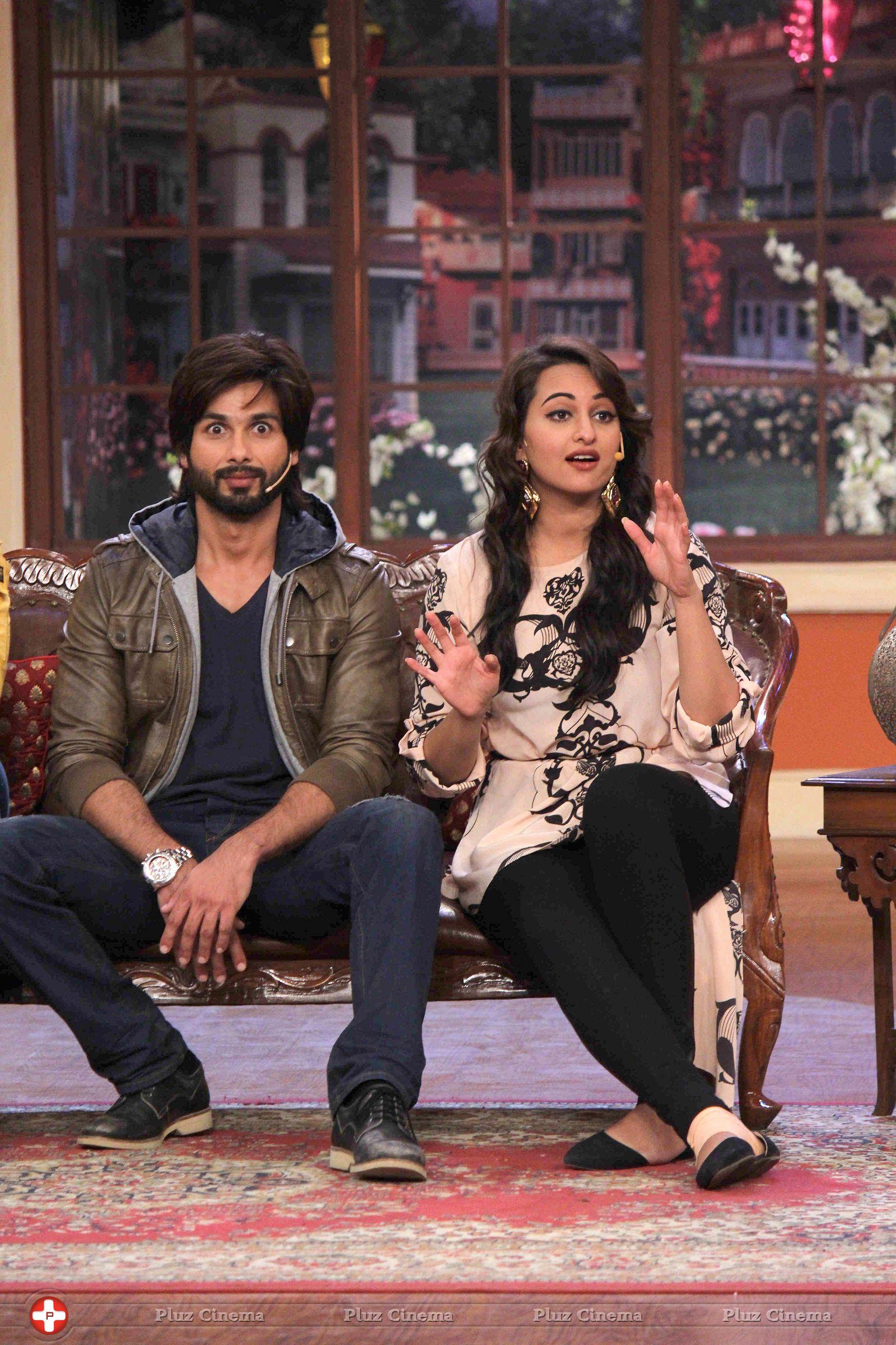 Promotion of film R Rajkumar on the sets of Comedy Nights with Kapil Photos | Picture 663022