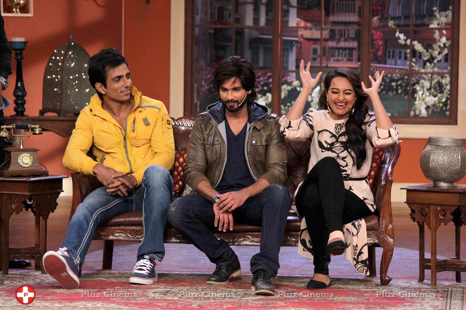 Promotion of film R Rajkumar on the sets of Comedy Nights with Kapil Photos | Picture 663036