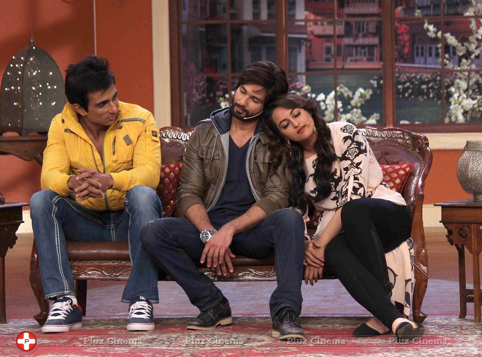Promotion of film R Rajkumar on the sets of Comedy Nights with Kapil Photos | Picture 663042
