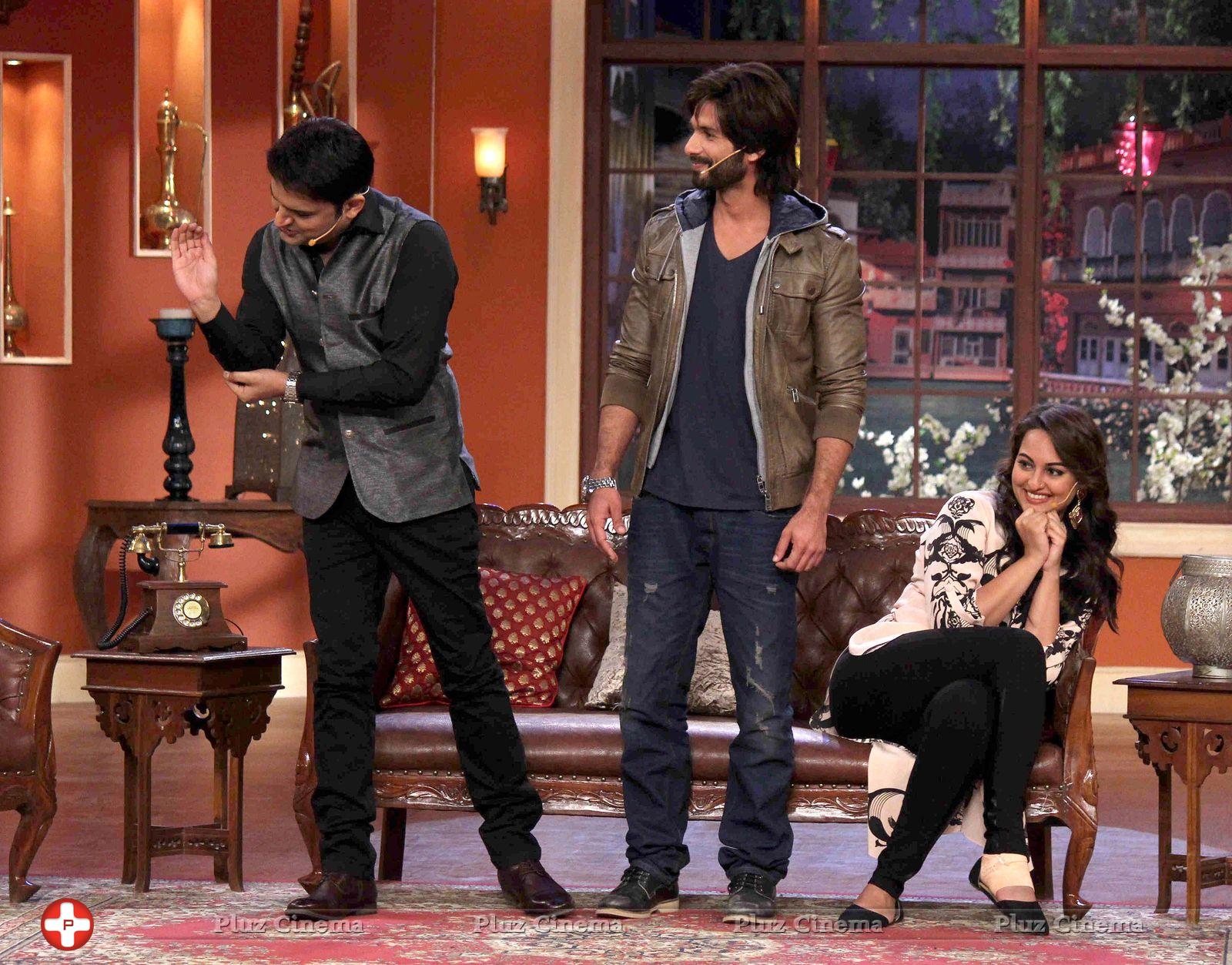 Promotion of film R Rajkumar on the sets of Comedy Nights with Kapil Photos | Picture 663054