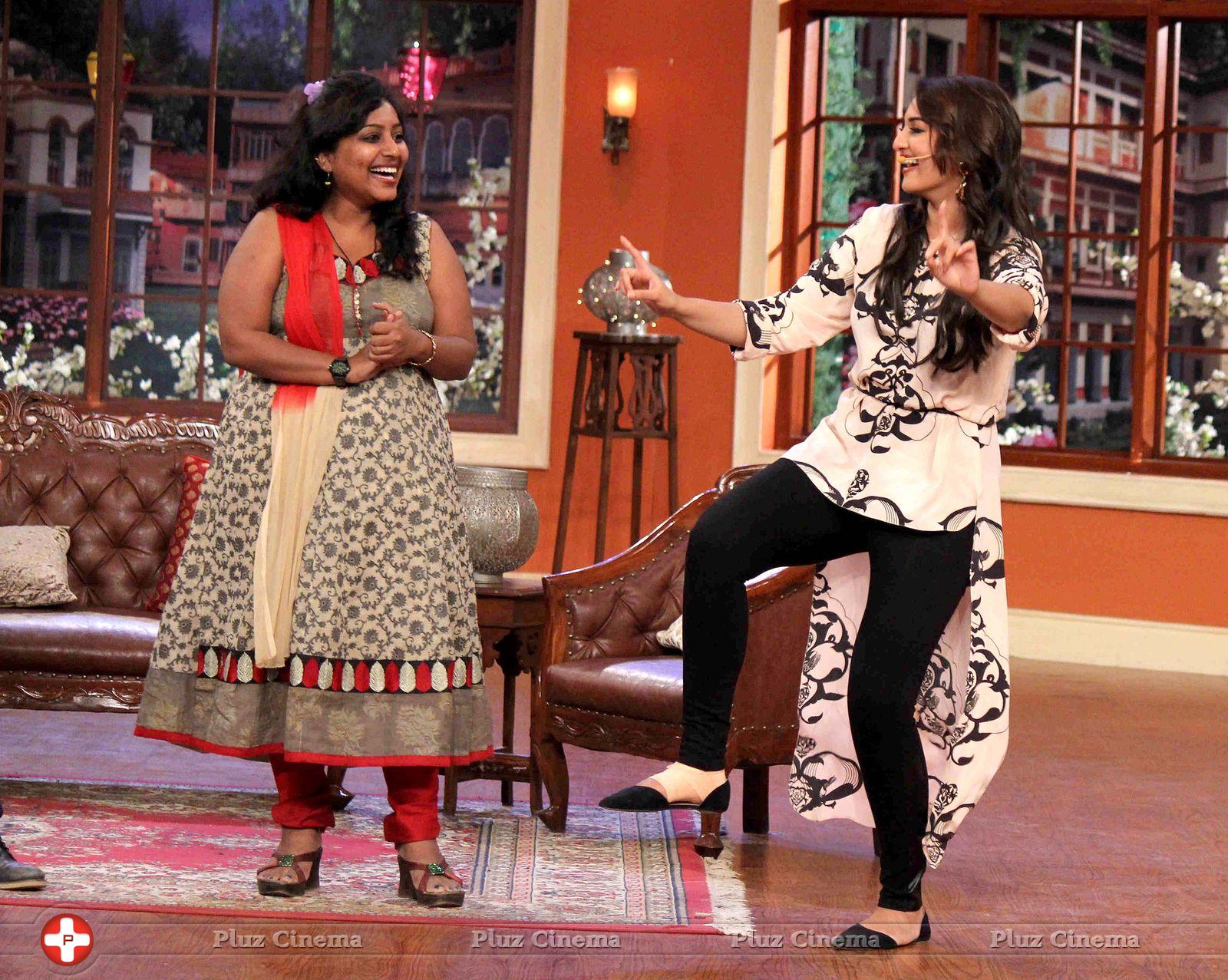 Promotion of film R Rajkumar on the sets of Comedy Nights with Kapil Photos | Picture 663055