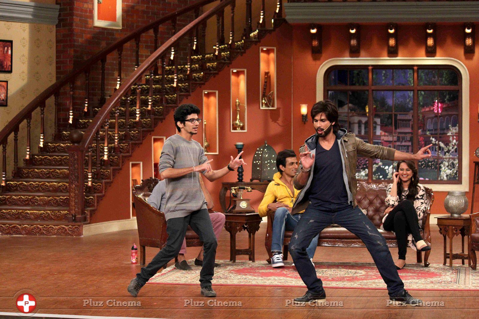 Promotion of film R Rajkumar on the sets of Comedy Nights with Kapil Photos | Picture 663062