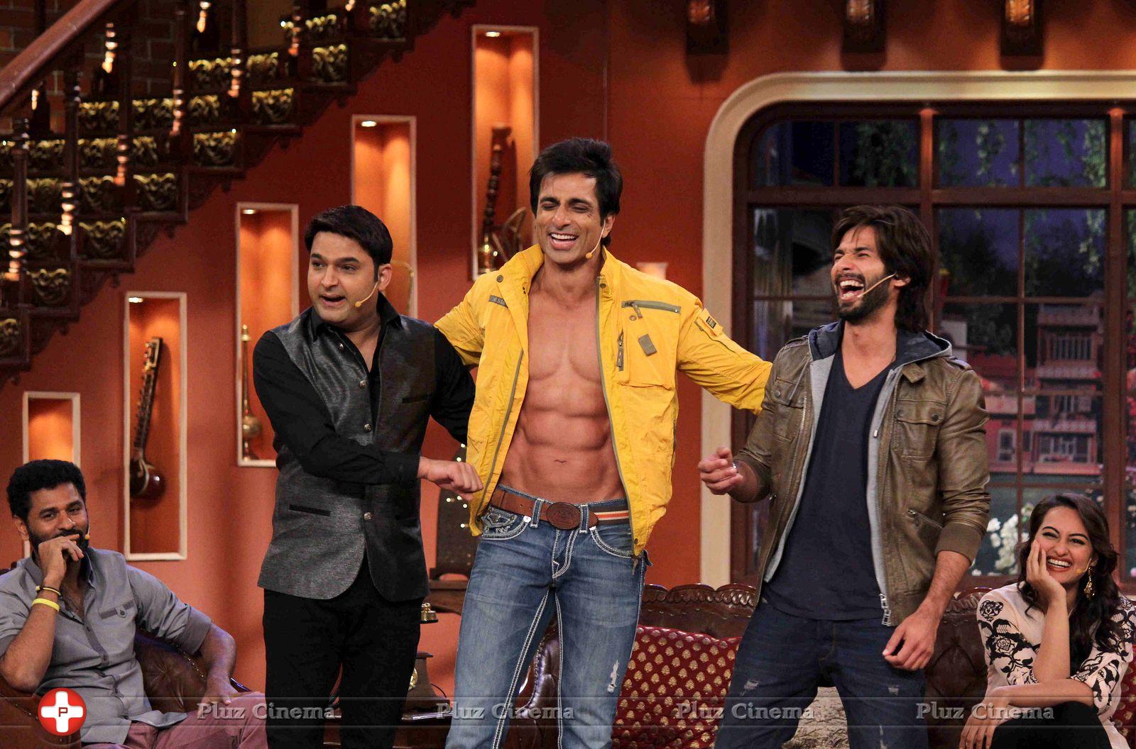Promotion of film R Rajkumar on the sets of Comedy Nights with Kapil Photos | Picture 663066
