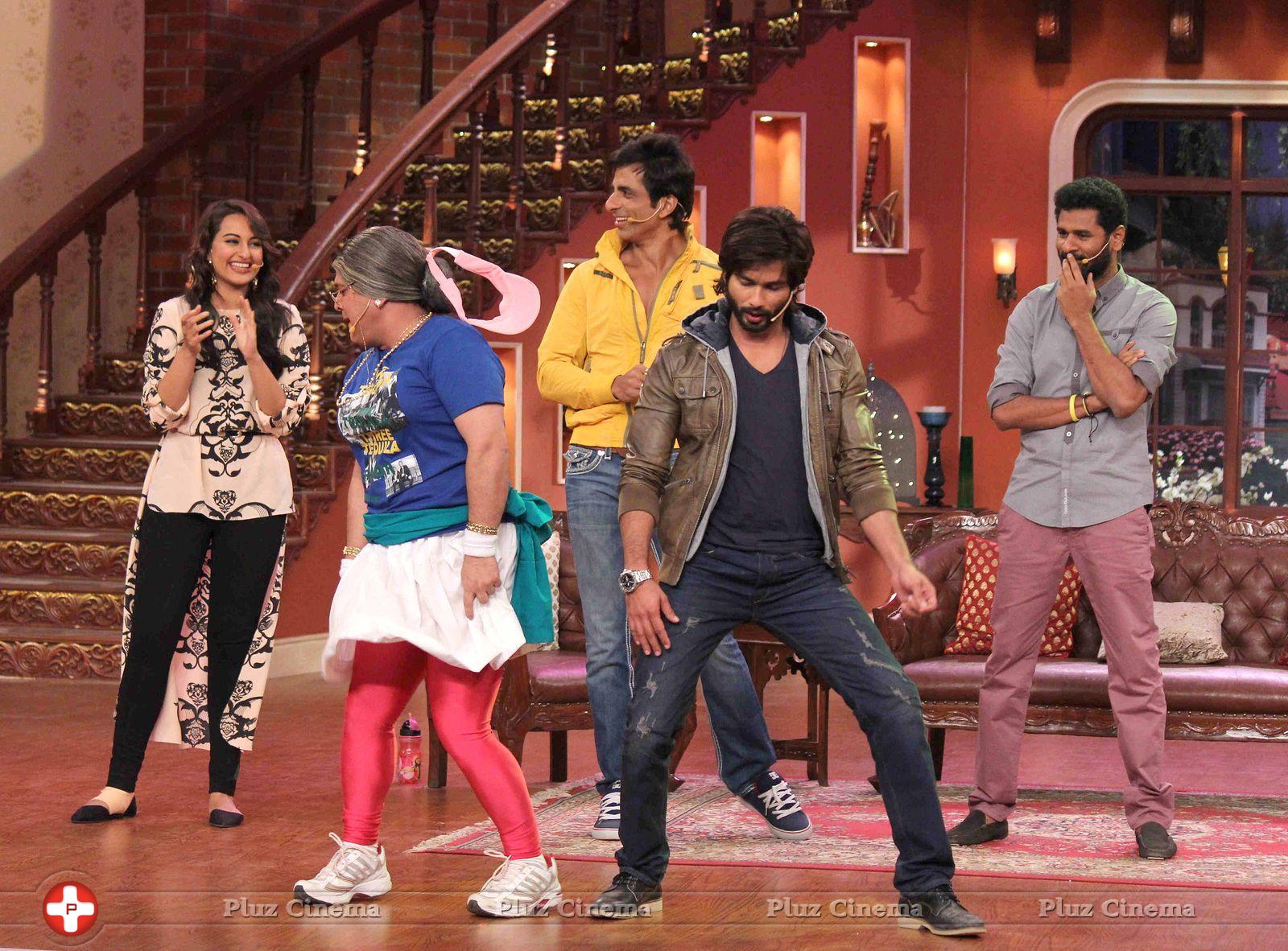 Promotion of film R Rajkumar on the sets of Comedy Nights with Kapil Photos | Picture 663071