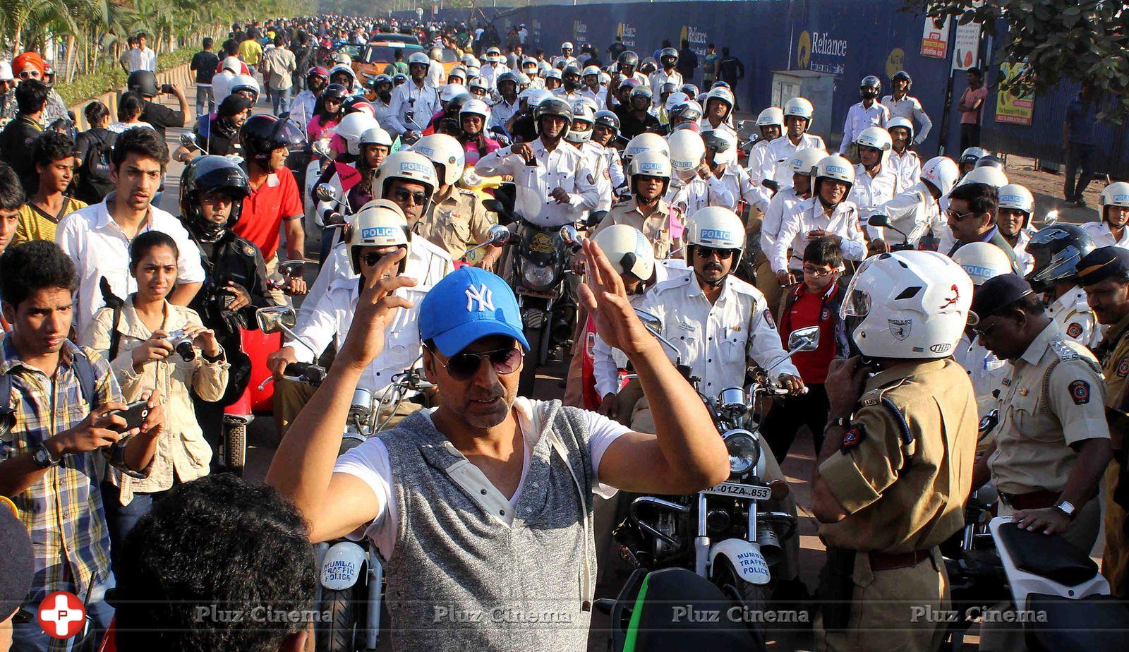 Akshay Kumar at Ride for Safety Rally Photos | Picture 669391
