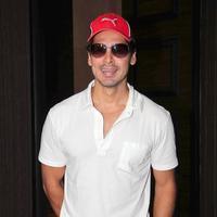 Dino Morea - Shahrukh Khan Launches Deanne Panday book Shut Up and Train Photos | Picture 669510