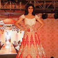 Shilpa Shetty - Shilpa Shetty walks for Rohit Verma Show for Marigold Watches Photos | Picture 672377