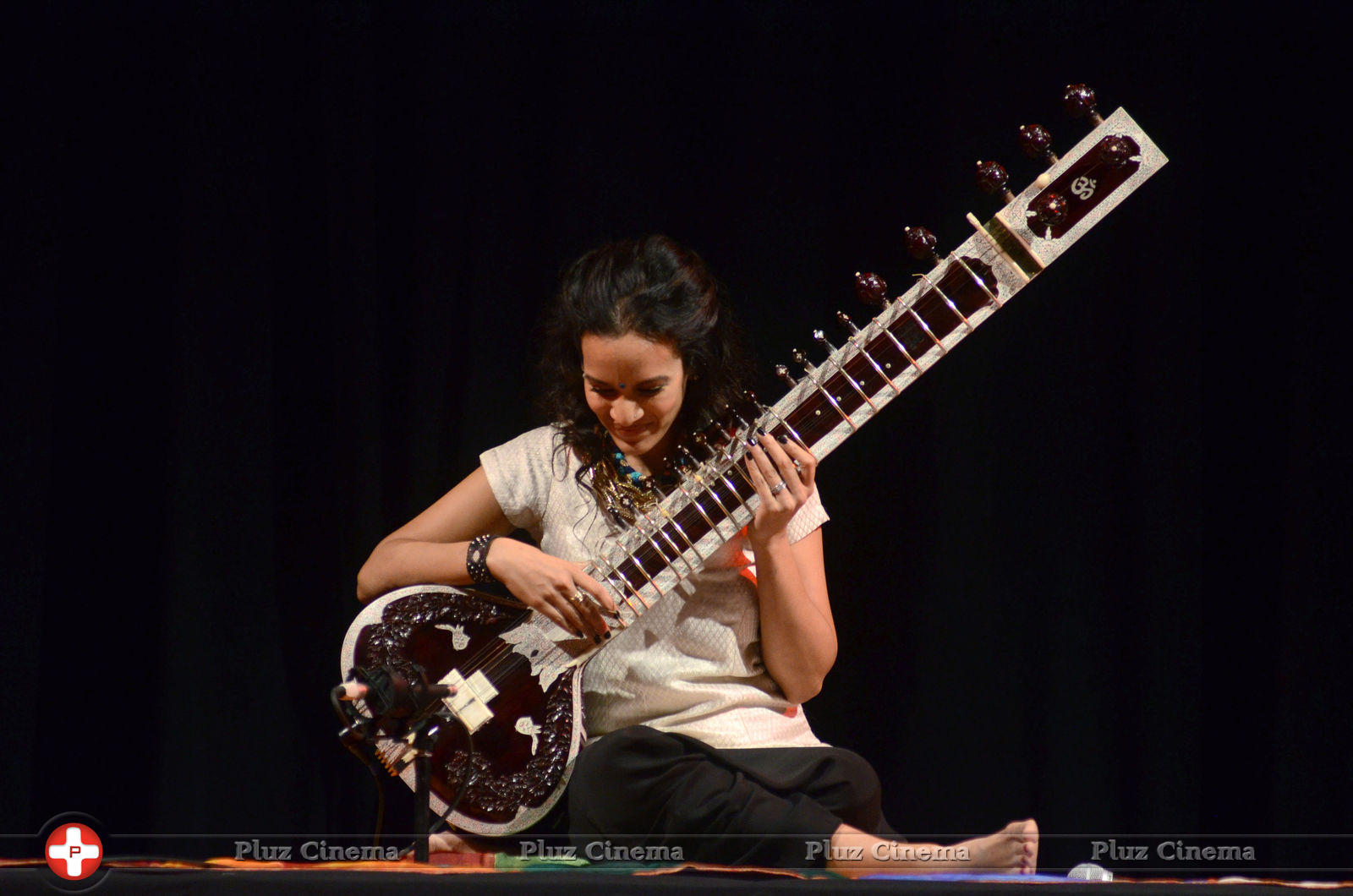 Anoushka Shankar (Musician) - Anoushka Shankar at Traces of You Concert Photos | Picture 674121