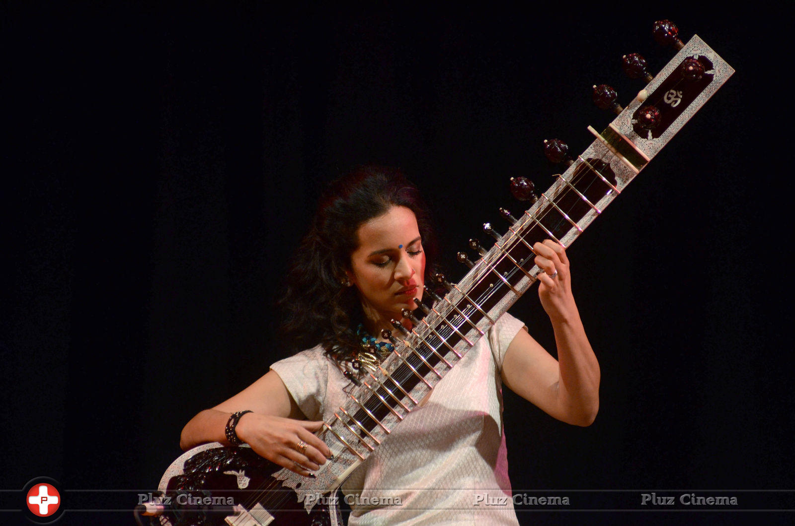 Anoushka Shankar (Musician) - Anoushka Shankar at Traces of You Concert Photos | Picture 674126