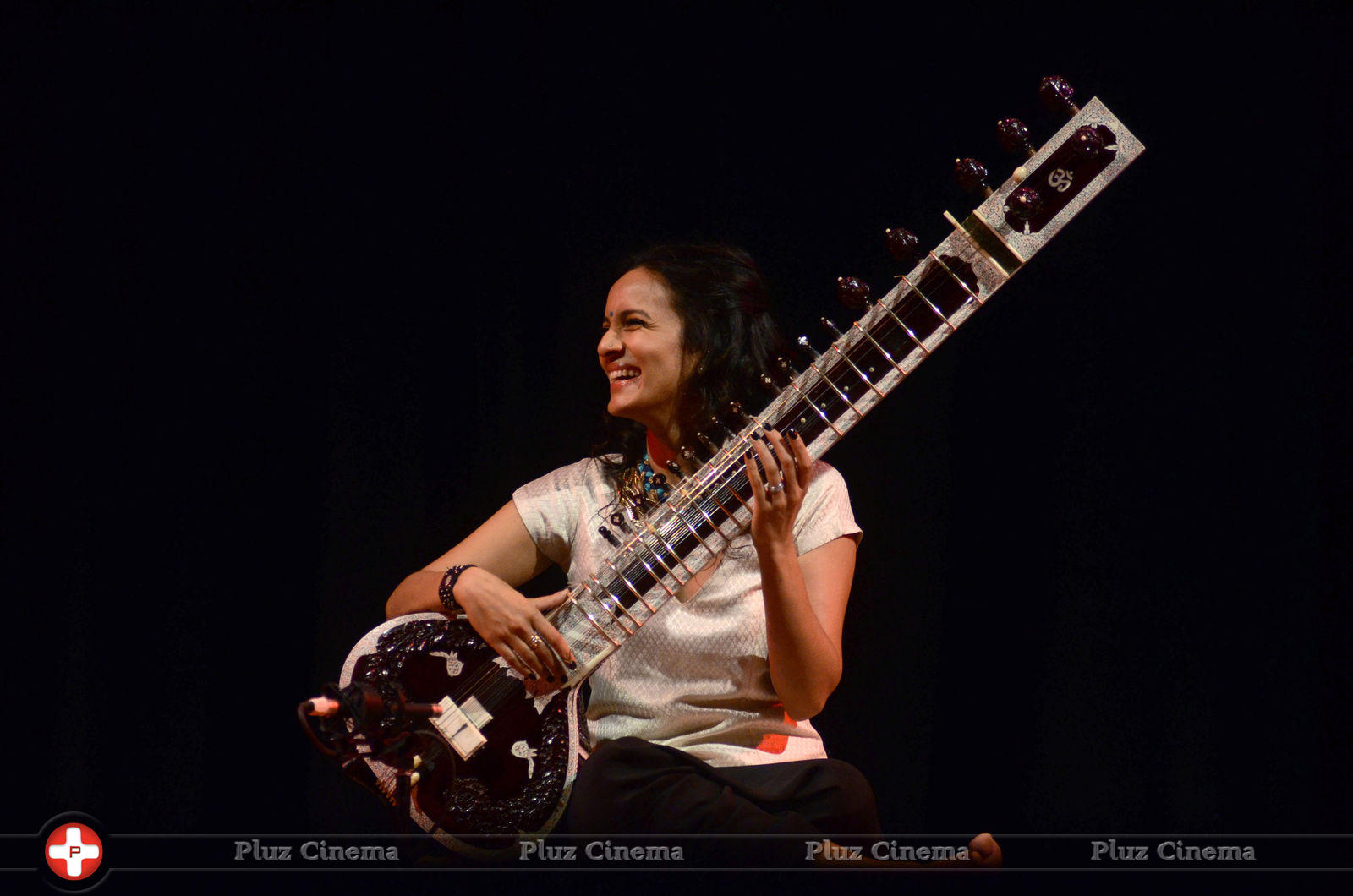 Anoushka Shankar (Musician) - Anoushka Shankar at Traces of You Concert Photos | Picture 674130