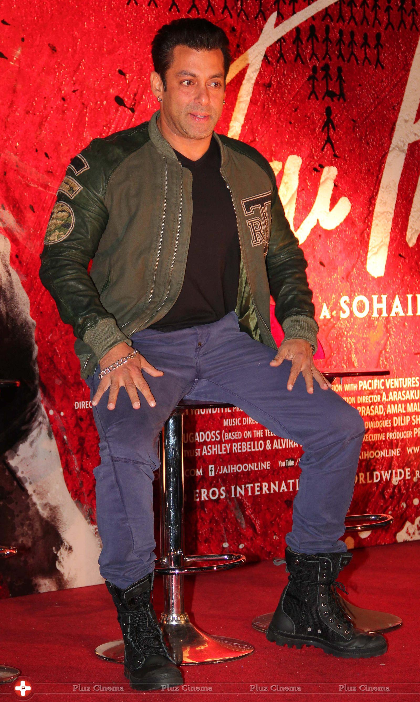 Salman Khan - Salman Khan Unveils Jai Ho Movie Trailer Photos | Picture 674334