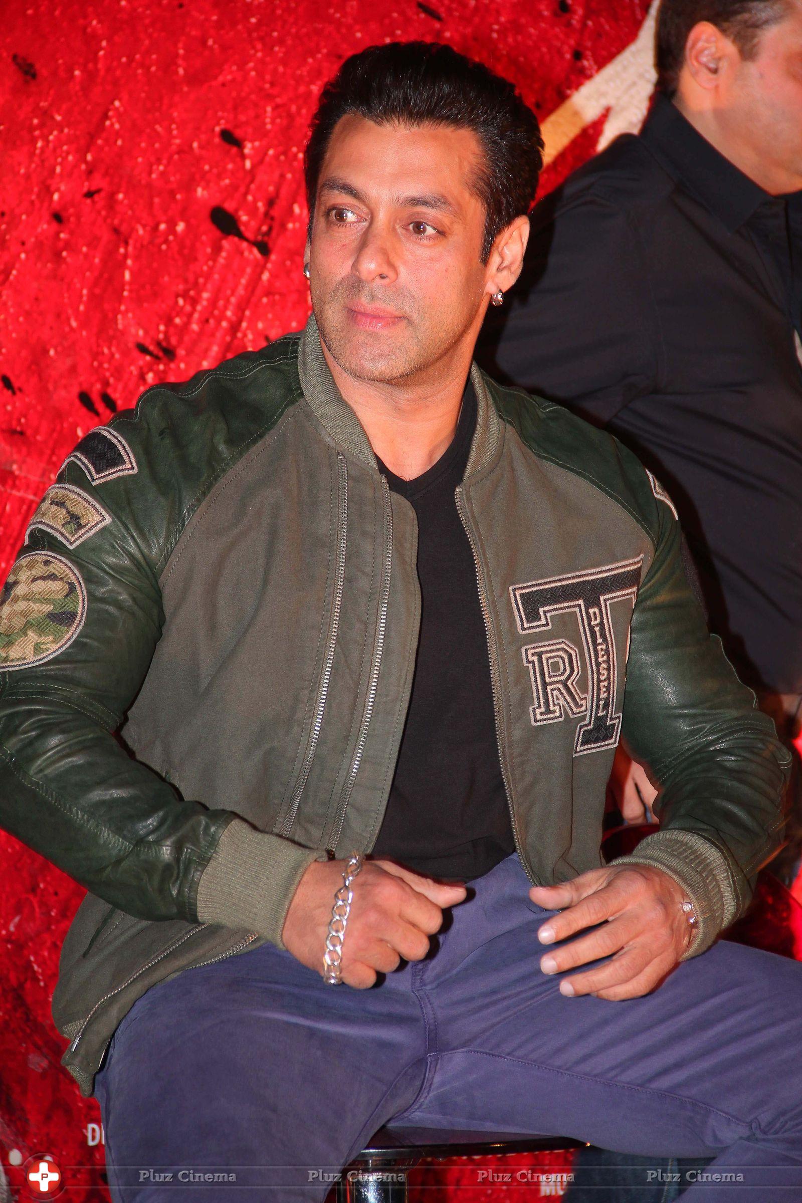 Salman Khan - Salman Khan Unveils Jai Ho Movie Trailer Photos | Picture 674336