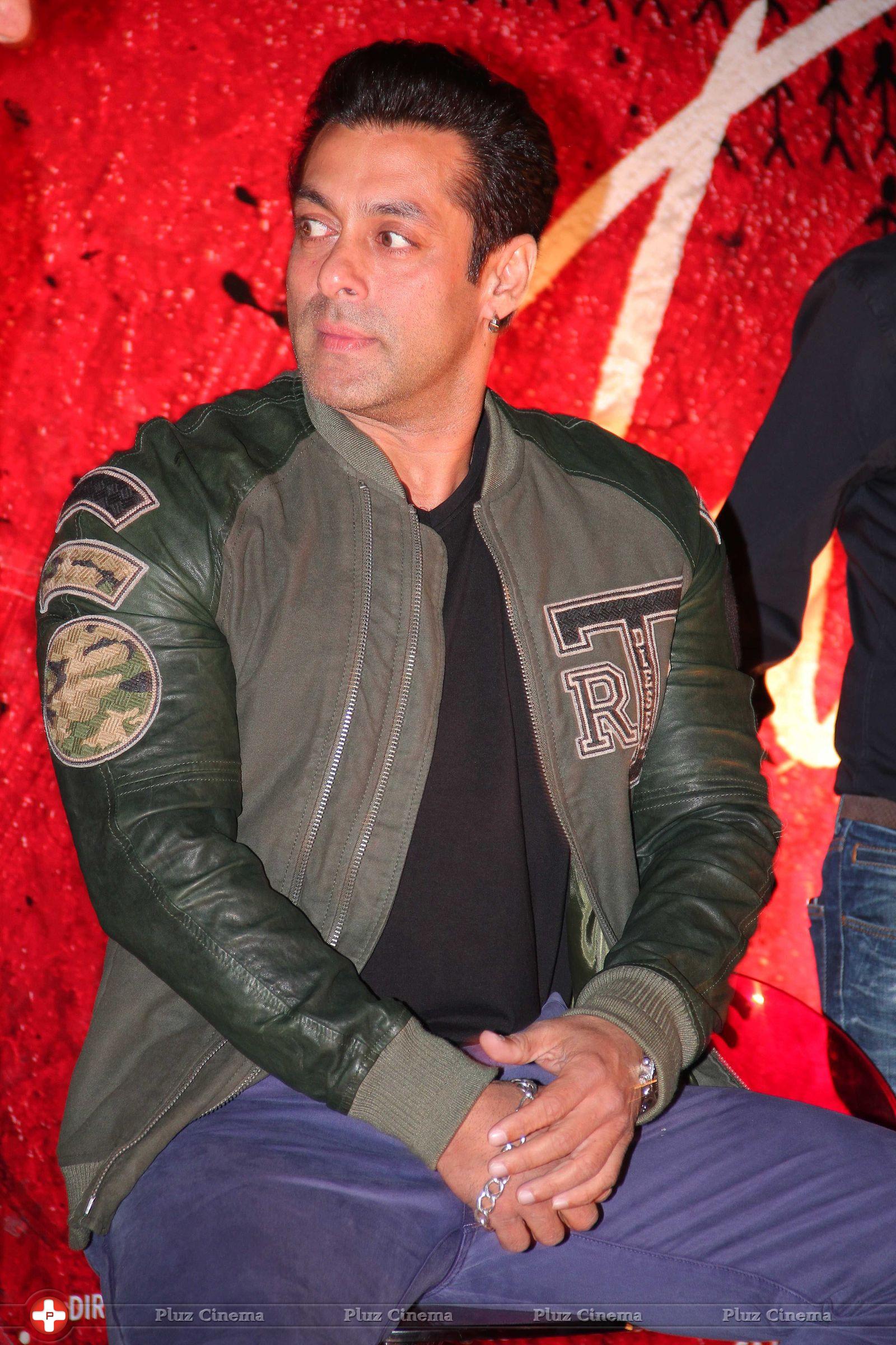 Salman Khan - Salman Khan Unveils Jai Ho Movie Trailer Photos | Picture 674337