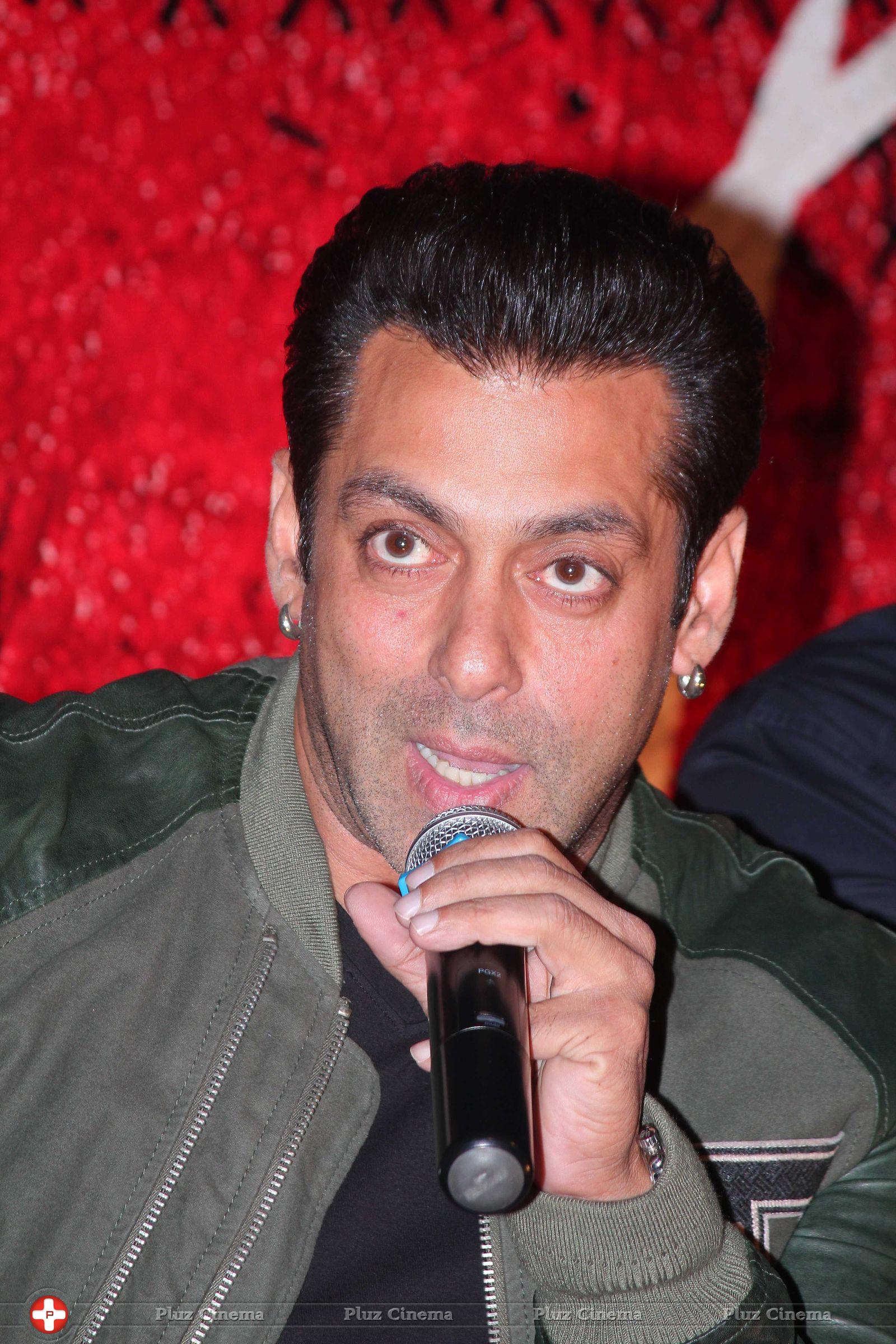 Salman Khan - Salman Khan Unveils Jai Ho Movie Trailer Photos | Picture 674343