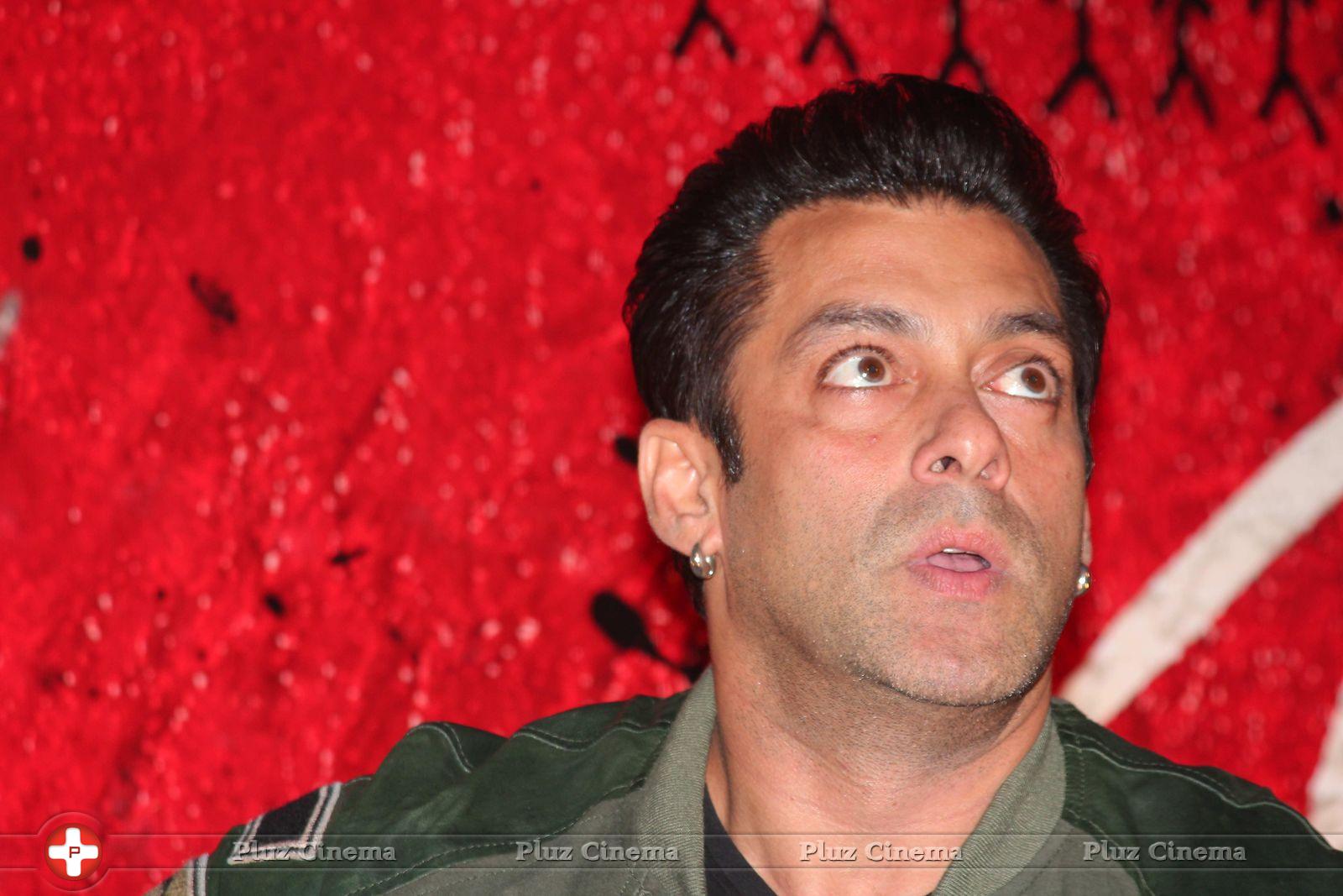 Salman Khan - Salman Khan Unveils Jai Ho Movie Trailer Photos | Picture 674346