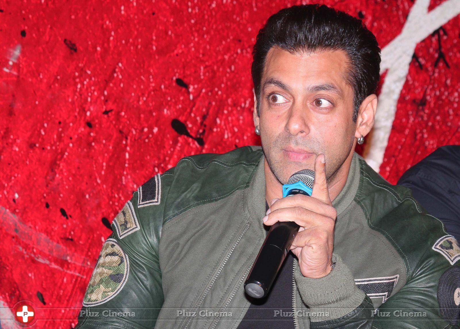 Salman Khan - Salman Khan Unveils Jai Ho Movie Trailer Photos | Picture 674348
