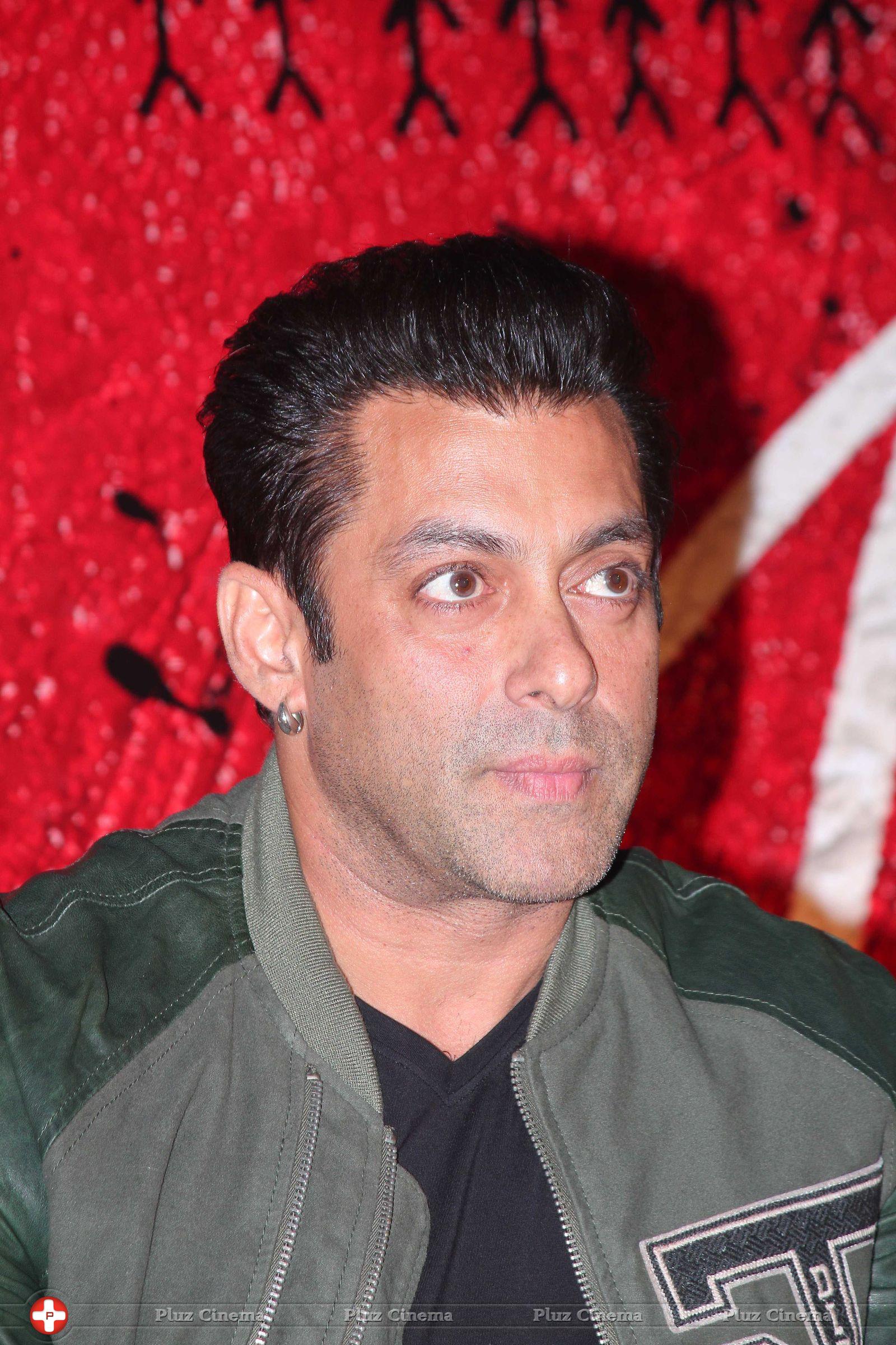 Salman Khan - Salman Khan Unveils Jai Ho Movie Trailer Photos | Picture 674350