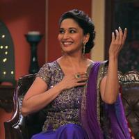 Madhuri Dixit - Promotion of film Dedh Ishqiya on sets of Comedy Nights with Kapil Photos | Picture 675366
