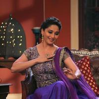 Madhuri Dixit - Promotion of film Dedh Ishqiya on sets of Comedy Nights with Kapil Photos | Picture 675368