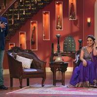 Promotion of film Dedh Ishqiya on sets of Comedy Nights with Kapil Photos | Picture 675371