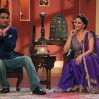 Promotion of film Dedh Ishqiya on sets of Comedy Nights with Kapil Photos | Picture 675373