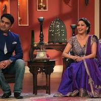 Promotion of film Dedh Ishqiya on sets of Comedy Nights with Kapil Photos | Picture 675375
