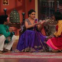 Promotion of film Dedh Ishqiya on sets of Comedy Nights with Kapil Photos | Picture 675379