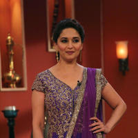Madhuri Dixit - Promotion of film Dedh Ishqiya on sets of Comedy Nights with Kapil Photos | Picture 675390