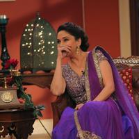 Madhuri Dixit - Promotion of film Dedh Ishqiya on sets of Comedy Nights with Kapil Photos | Picture 675391