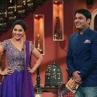Promotion of film Dedh Ishqiya on sets of Comedy Nights with Kapil Photos | Picture 675403