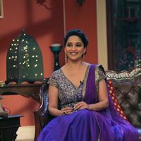 Madhuri Dixit - Promotion of film Dedh Ishqiya on sets of Comedy Nights with Kapil Photos | Picture 675406
