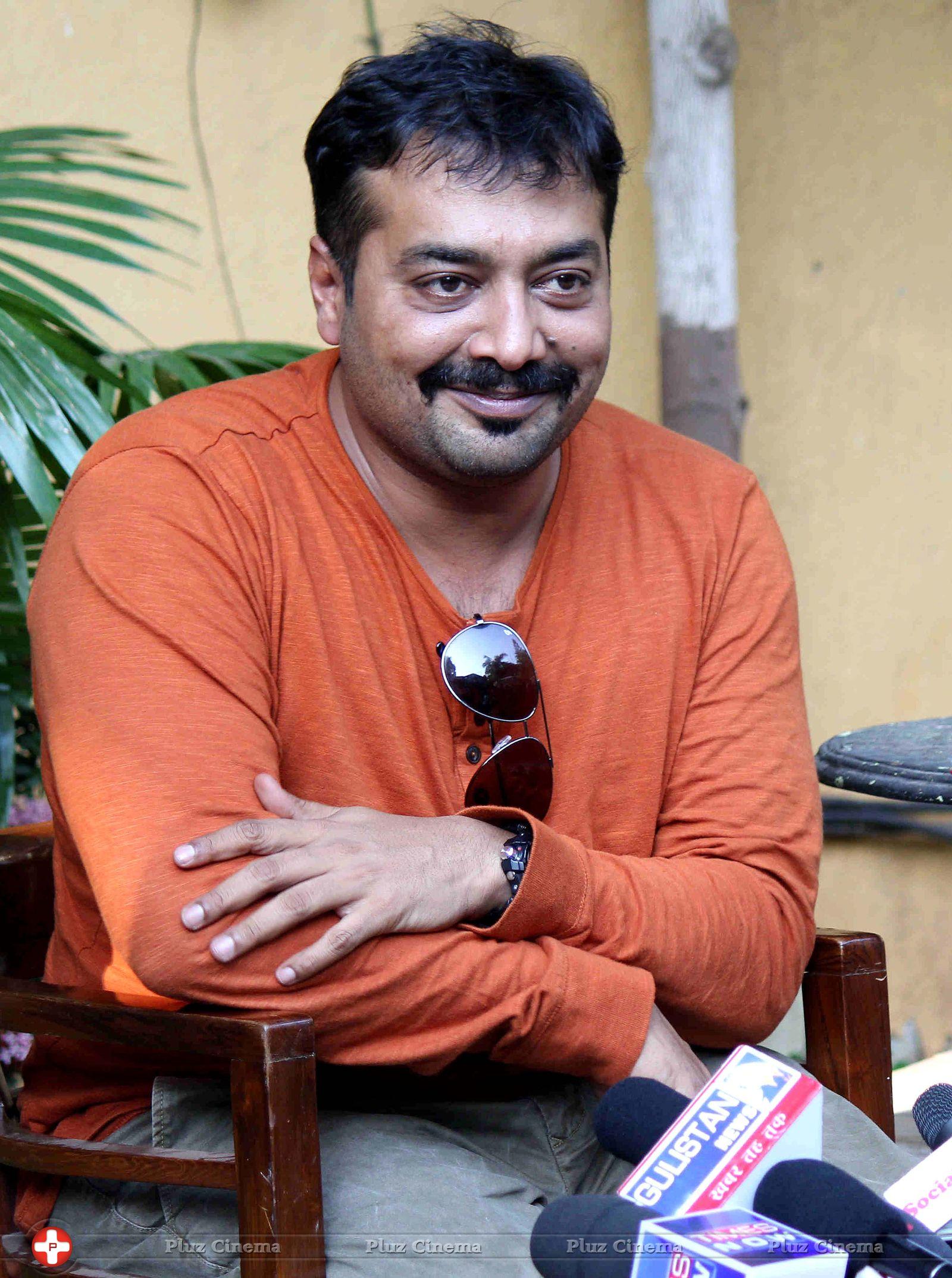 Anurag Kashyap - Director Anurag Kashyap challenges India's Anti Smoking Disclaimers Photos | Picture 681271