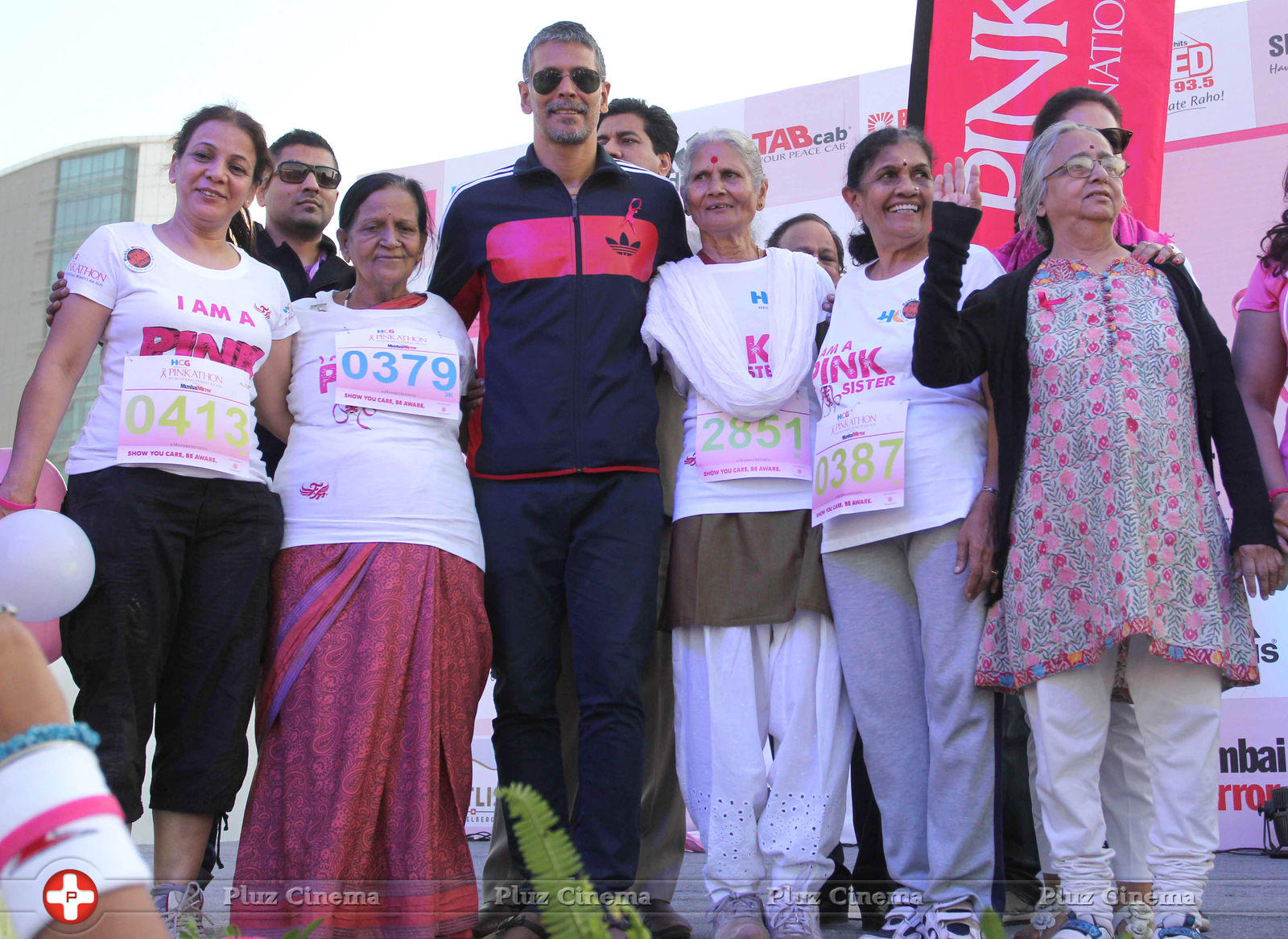 Milind Soman & Gul Panag at HCG Pinkathon for Breast Awareness 2013 Photos | Picture 680485