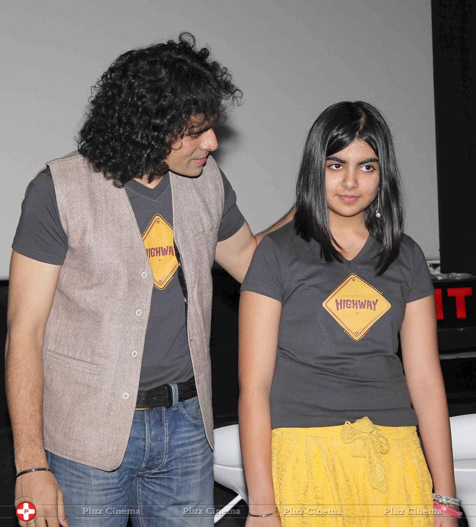 A R Rahman, Imtiaz, Randeep & Alia Bhatt at Trailer Launch Event Photos | Picture 681247