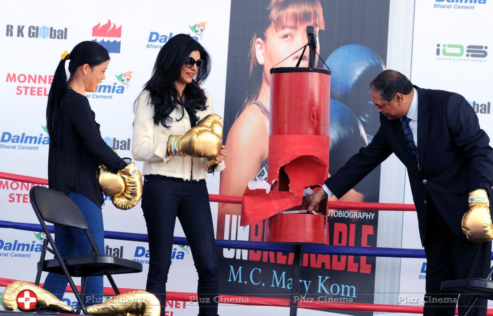 Sushmita Sen launches Mary Kom's Autobiography Photos | Picture 681124