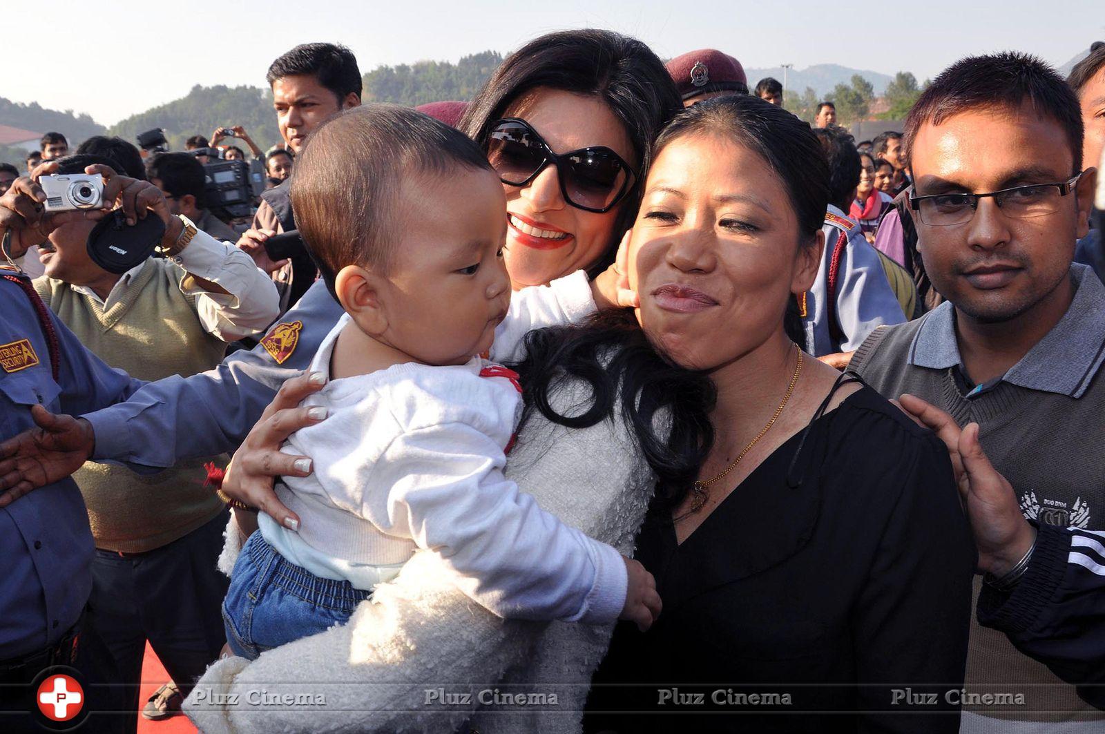 Sushmita Sen launches Mary Kom's Autobiography Photos | Picture 681129