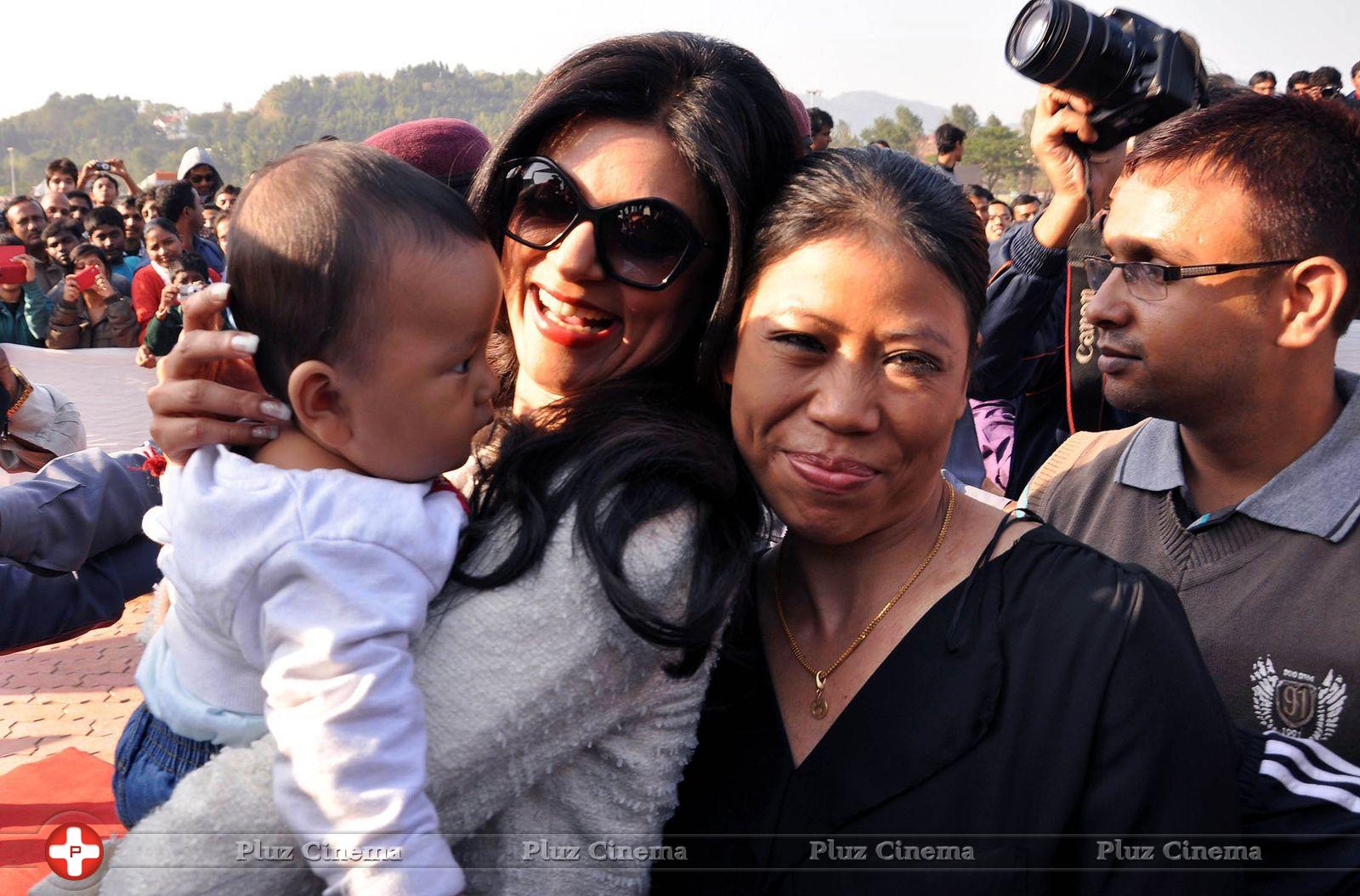 Sushmita Sen launches Mary Kom's Autobiography Photos | Picture 681131