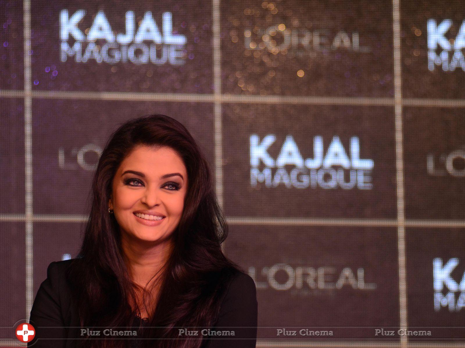 Aishwarya Rai - Aishwarya Rai Bachchan Launches Kajal Magique Photos | Picture 682364