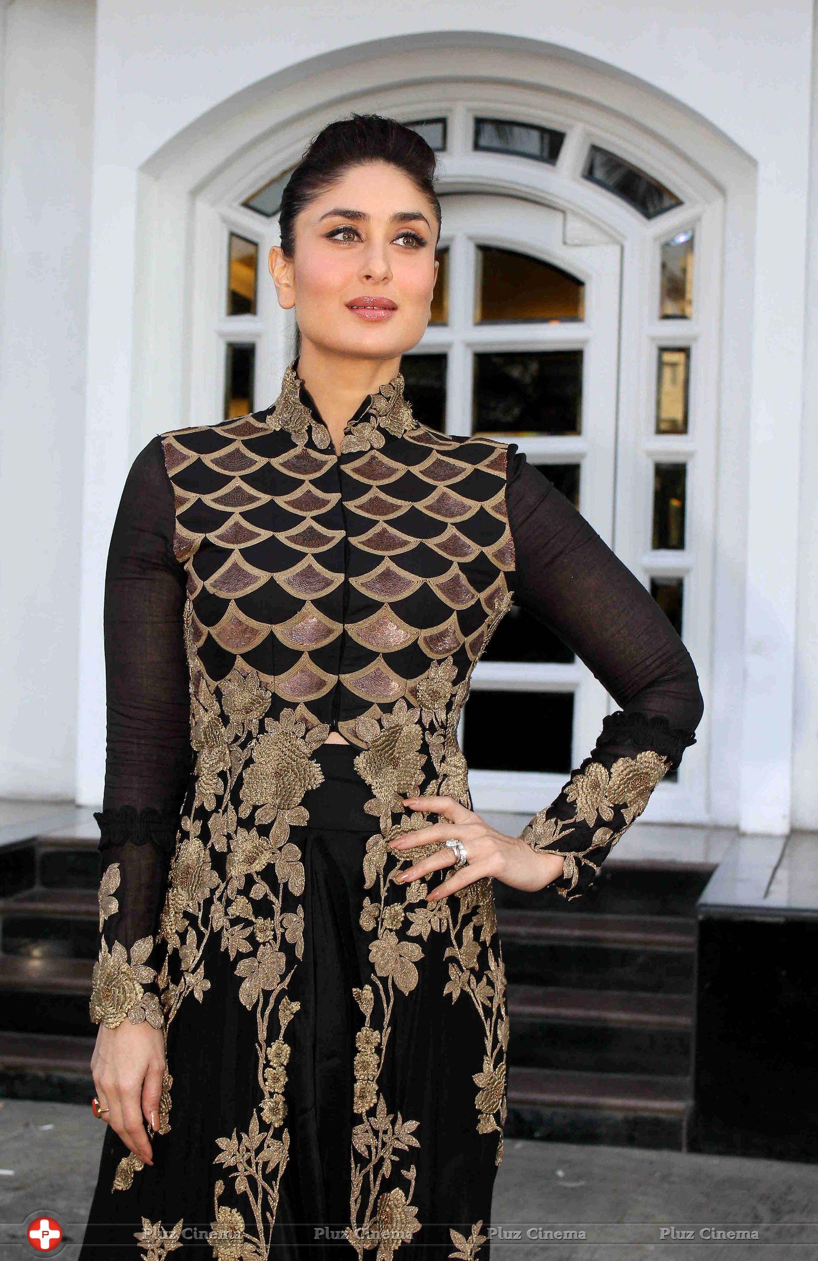 Kareena Kapoor - Kareena Kapoor Promotes VithU Mobile App Photos | Picture 683013