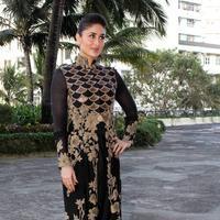 Kareena Kapoor - Kareena Kapoor Promotes VithU Mobile App Photos | Picture 683003