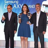 Huma Qureshi launches Samsung GALAXY Grand 2 Photos