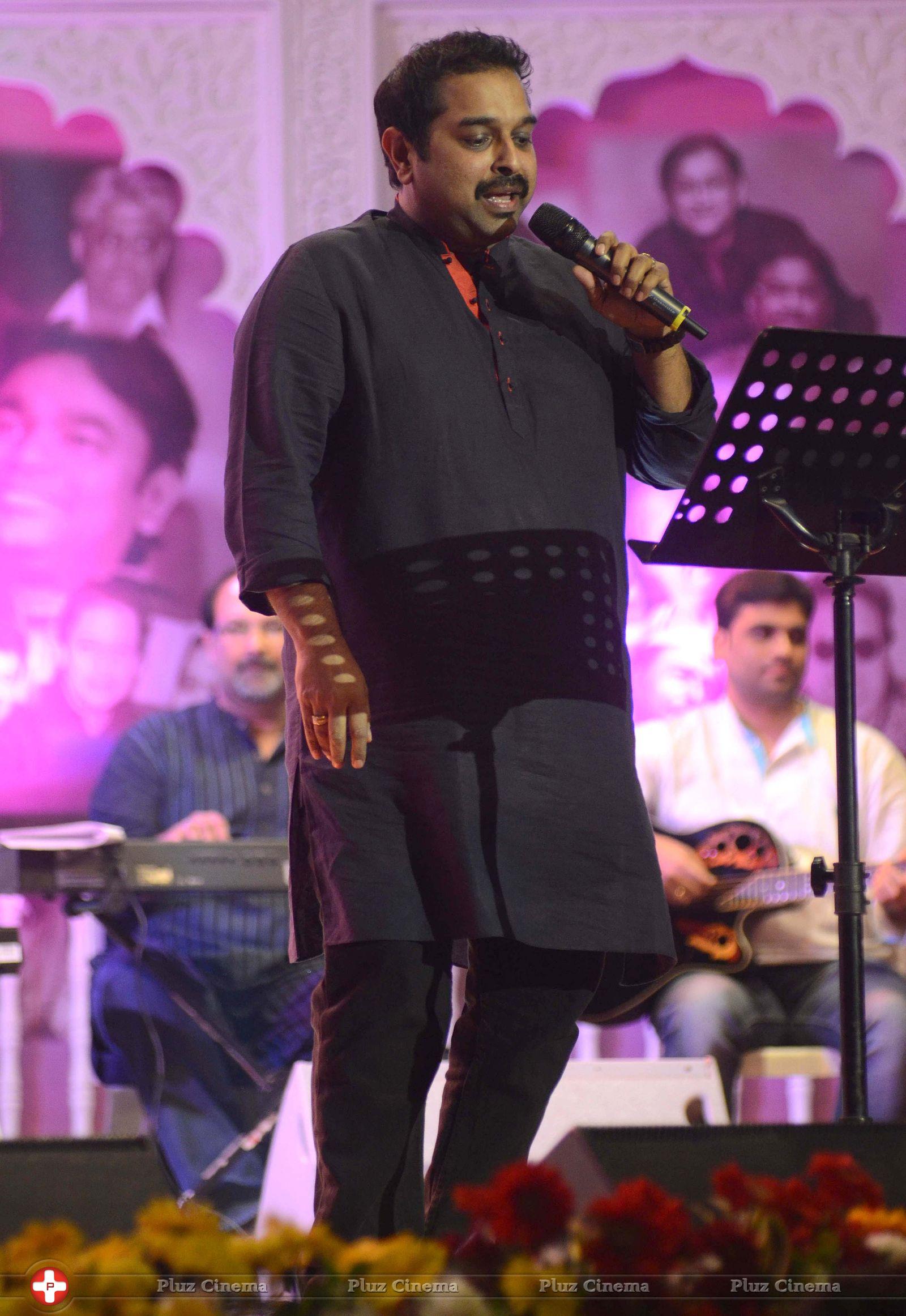Shankar Mahadevan - Amitabh Bachchan at MNCS 7th Anniversary Function Photos | Picture 685860