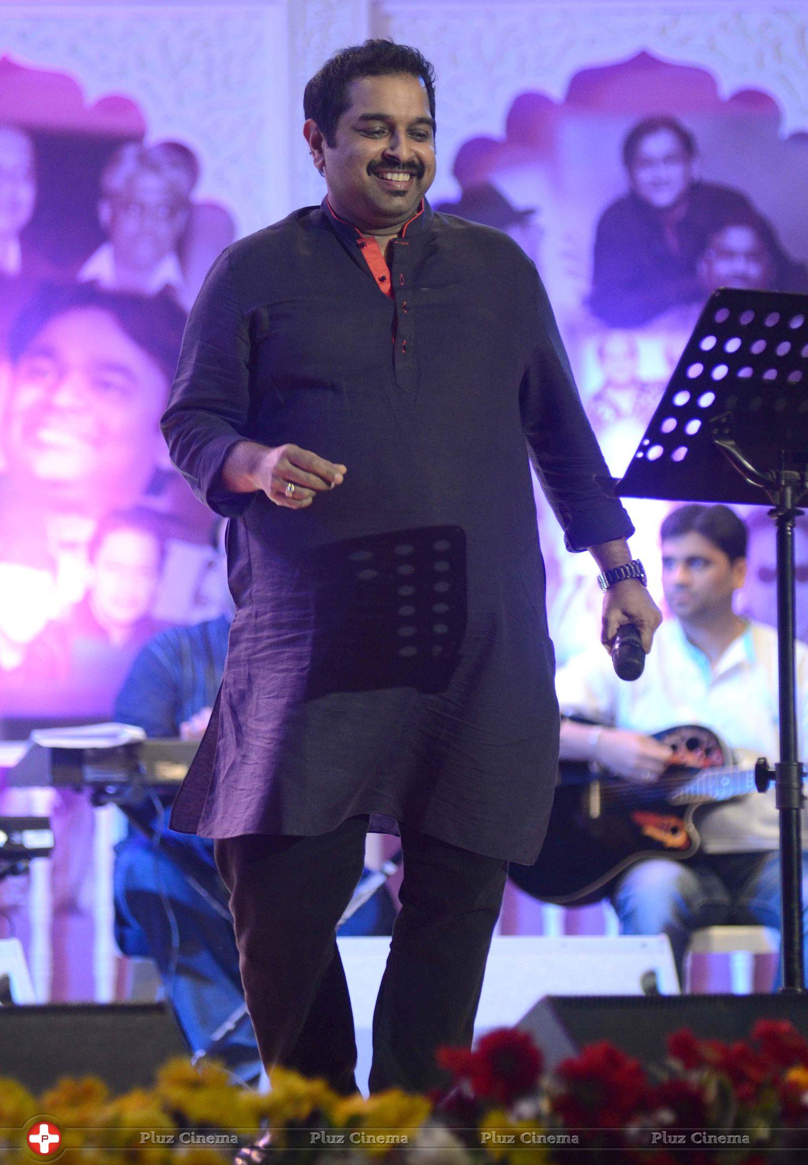 Shankar Mahadevan - Amitabh Bachchan at MNCS 7th Anniversary Function Photos | Picture 685861