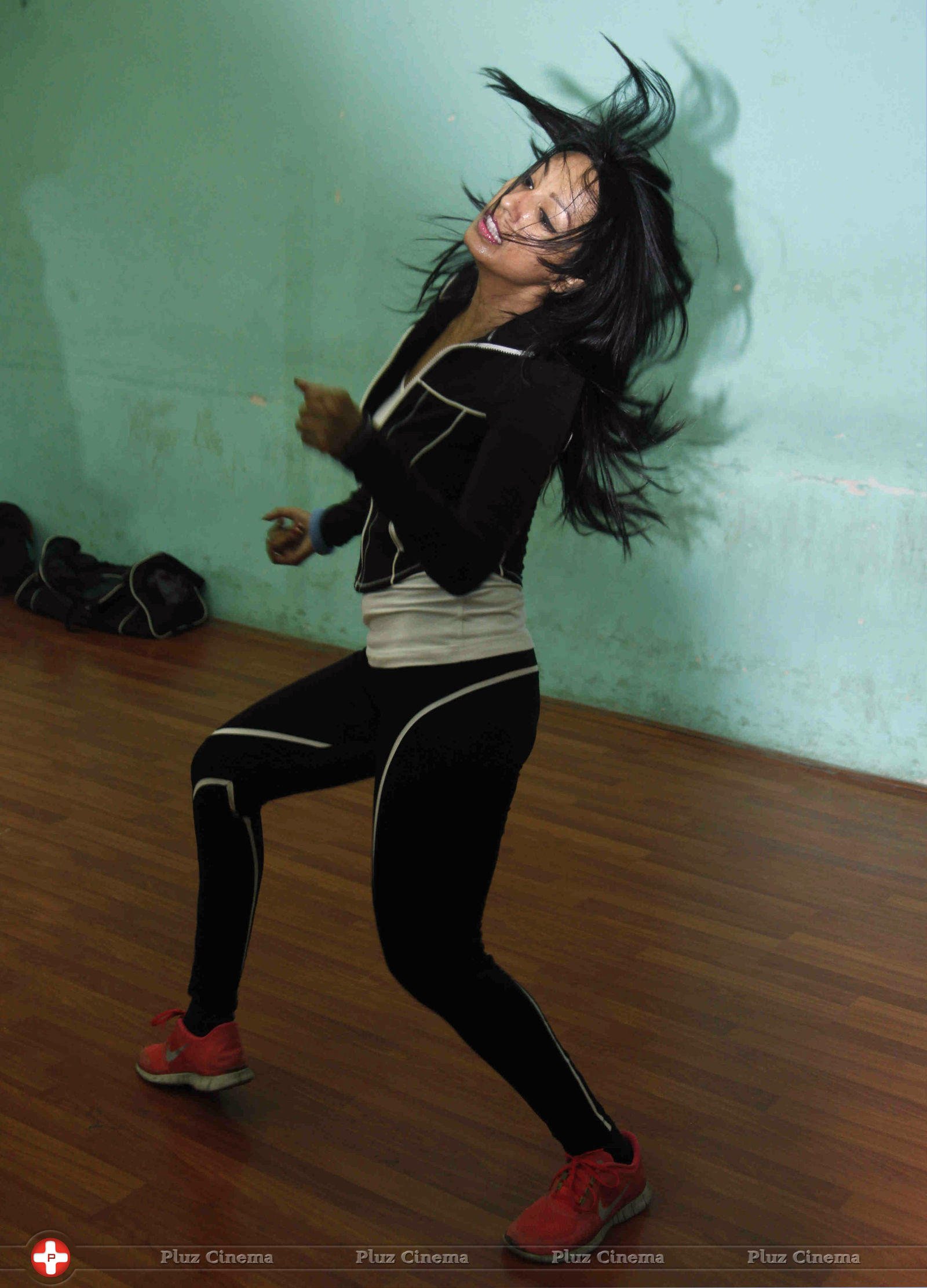 Kashmira Shah - Kashmira Shah at rehearsal for New Year Show Photos | Picture 687546