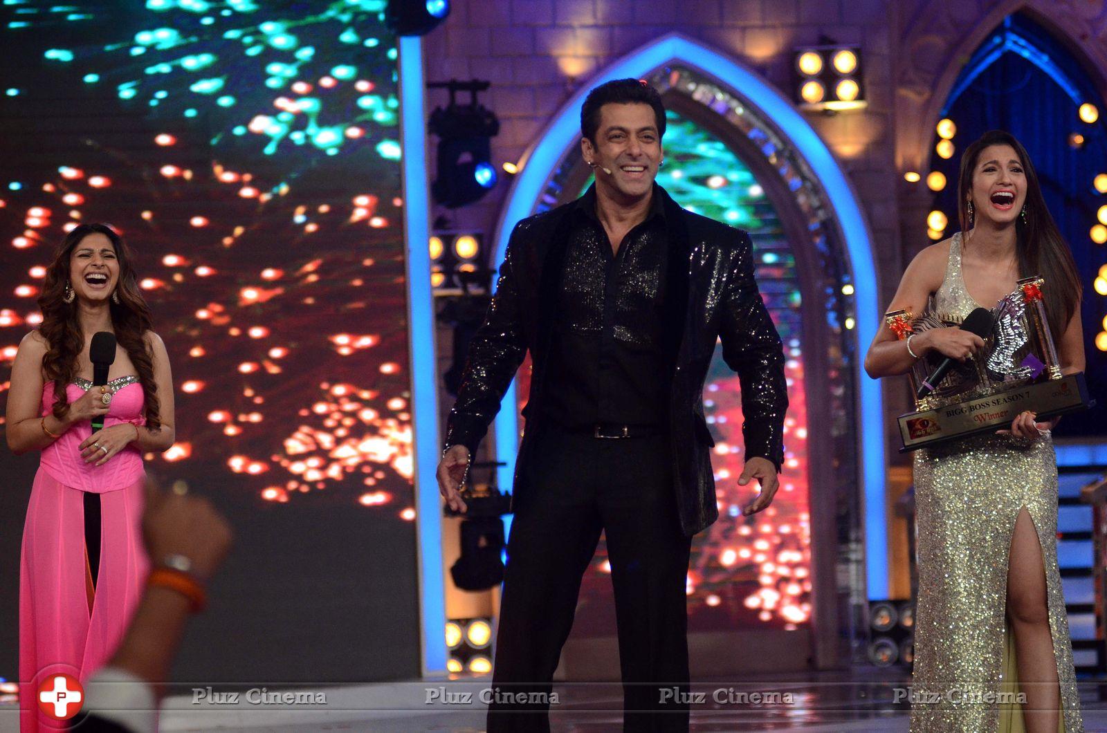 Salman Khan - Gauhar Khan wins Big Boss Season 7 Photos | Picture 687749