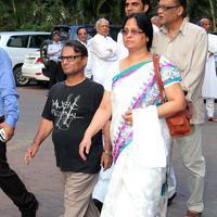 Celebrities attend funeral of Farooq Sheikh Photos | Picture 689150