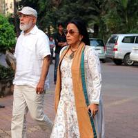 Ila Arun - Celebrities attend funeral of Farooq Sheikh Photos | Picture 689155