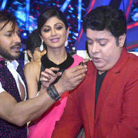New Year cake cutting on the set of Nach Baliye 6 Photos | Picture 688941