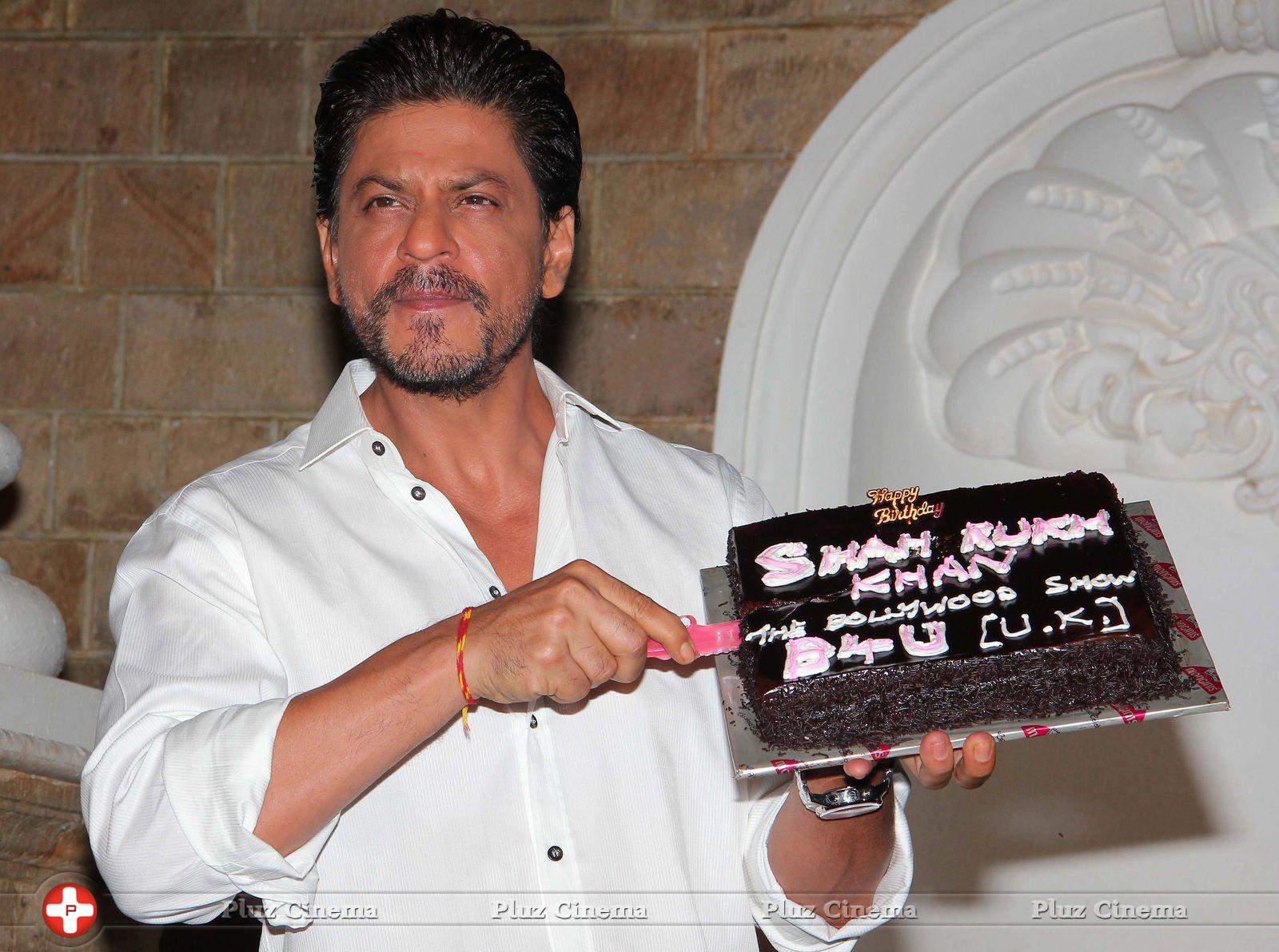 Shahrukh Khan - Shahrukh Khan Celebrates his 48th Birthday Photos | Picture 625652